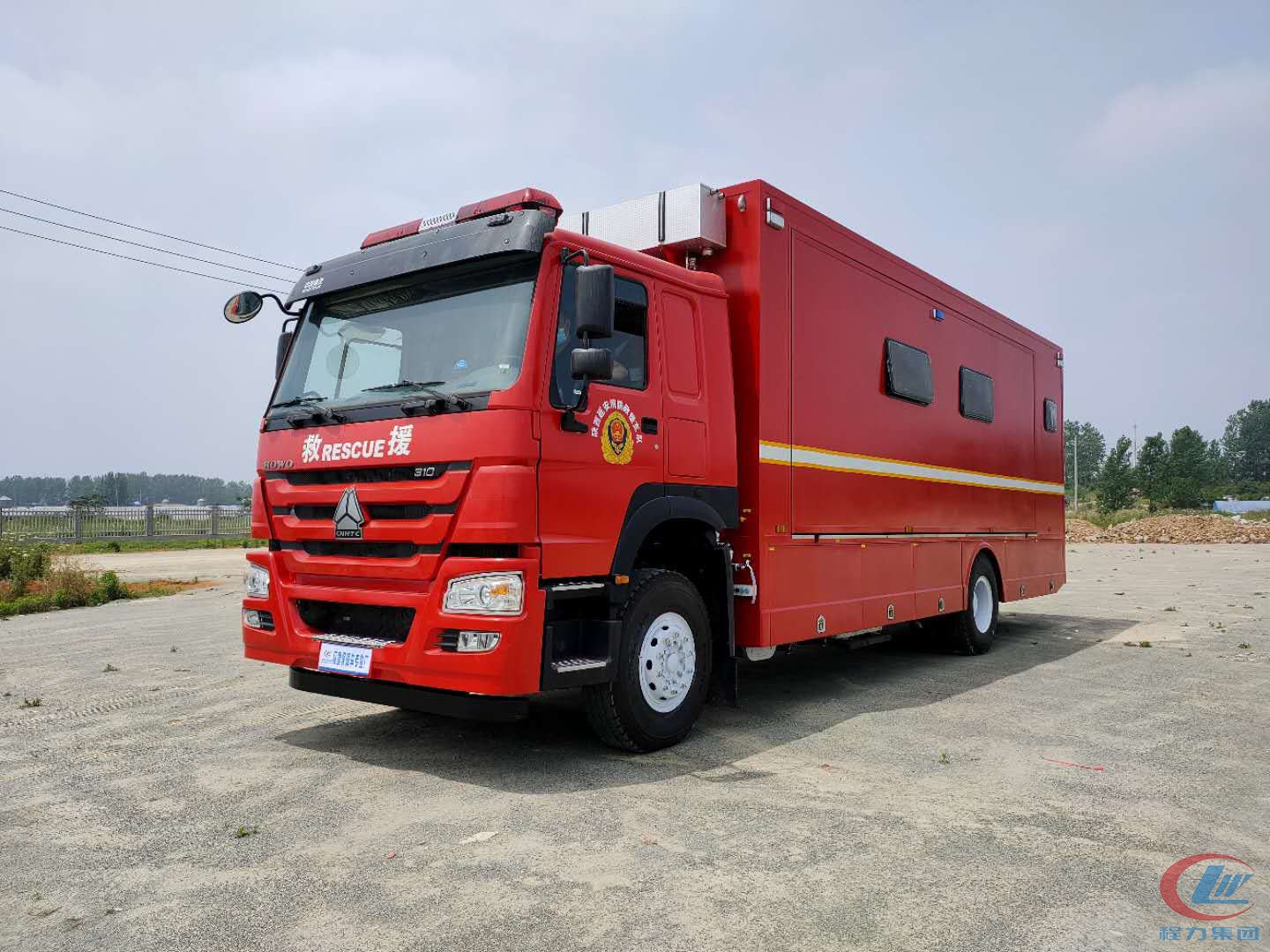 重汽豪沃T5G宿营车（24人）